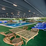 Kadeer Hotel *