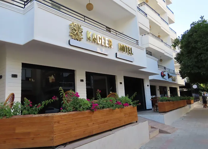 Kadeer Hotel *