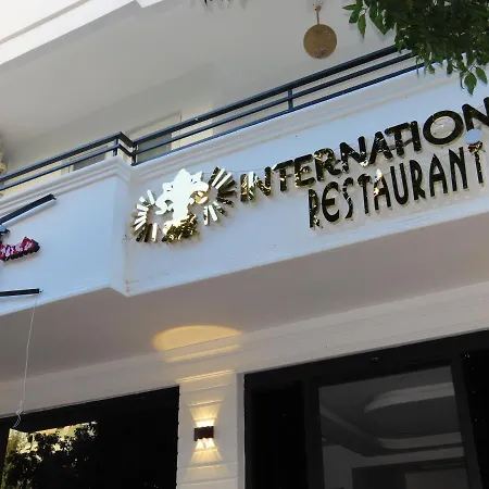 Kadeer Hotel *