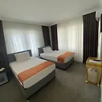 Kadeer Hotel *